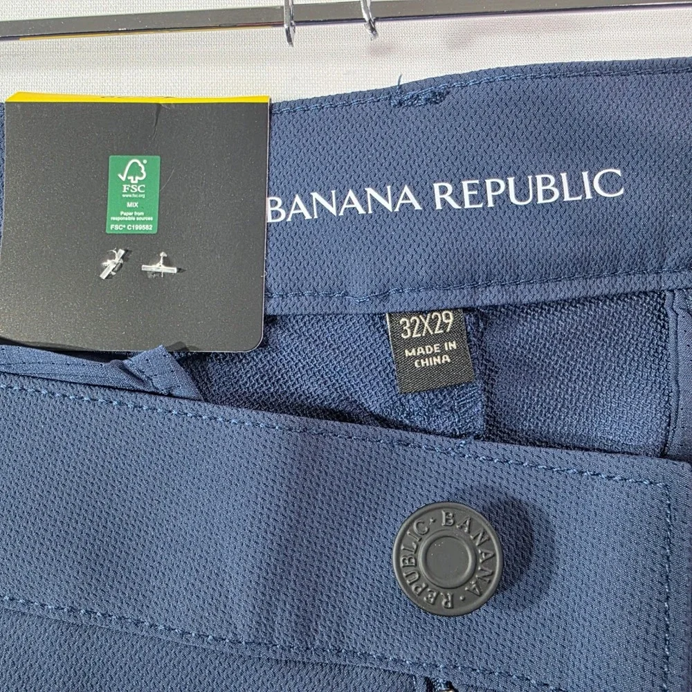 Banana Republic Mens Slim Fit Flat Front Pants Blue Stretch Wicking (Tag 32x29)